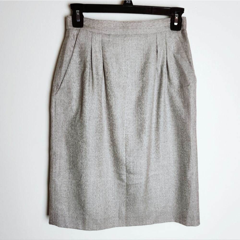 Liz Claiborne Collection Petites Beige Tweed Pleat Front Pencil Skirt, Size 6P